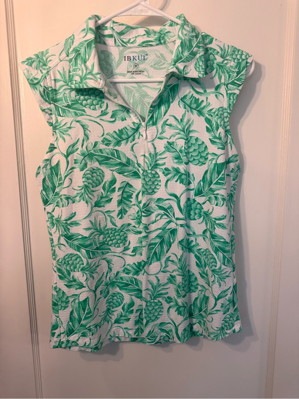 IBKUL Sleeveless Polo Tank with Green Pineapple Print
